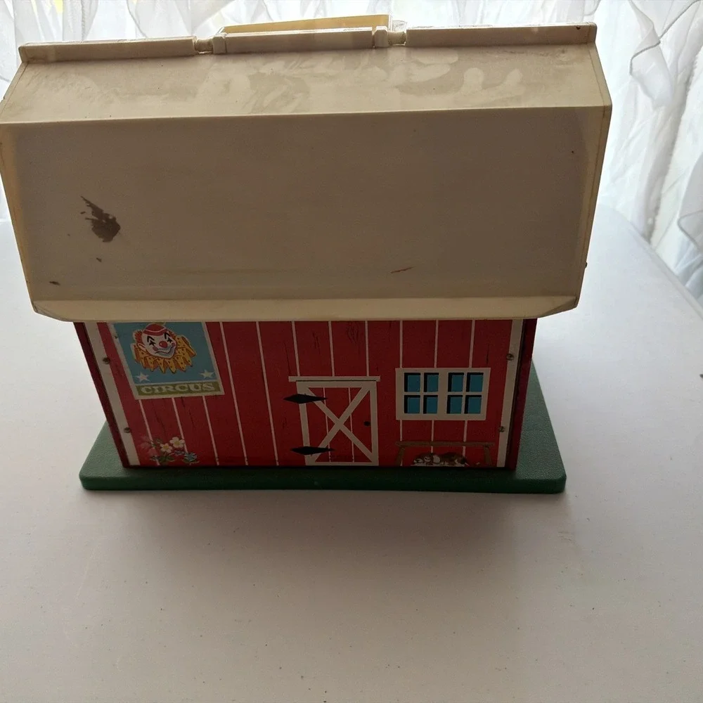 Vintage 1977 Fisher Price Play Family Farm #915 12 Little People!